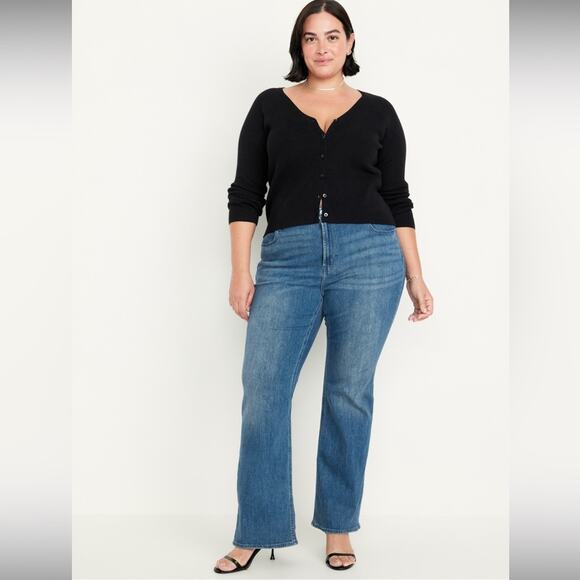 NWT Old Navy High-Waisted Wow Flare Jeans in Medium Campeche Wash Plus Size 22 - Picture 2 of 15